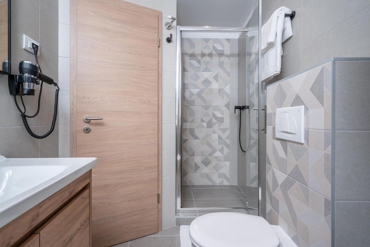 Aaa Apartments & Rooms With Free Parking PUY Eksteriør bilde