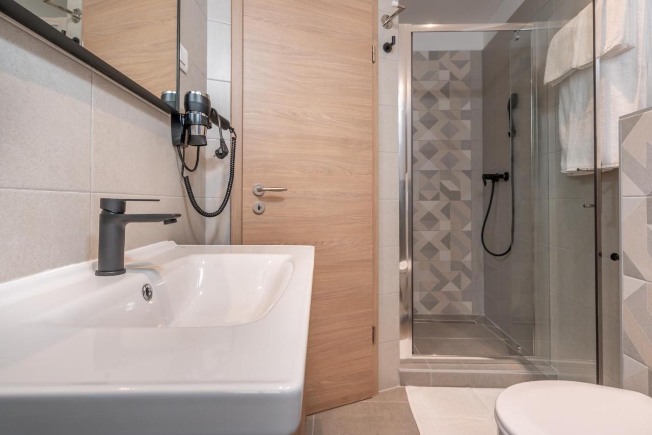Aaa Apartments & Rooms With Free Parking PUY Eksteriør bilde