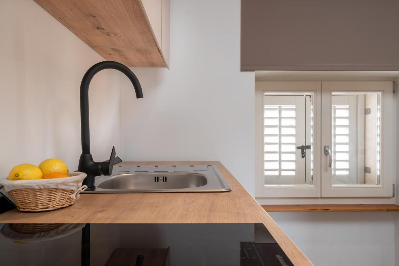 Aaa Apartments & Rooms With Free Parking PUY Eksteriør bilde