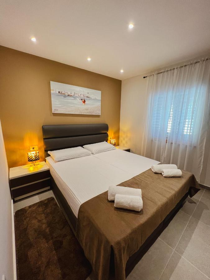 Aaa Apartments & Rooms With Free Parking PUY Eksteriør bilde